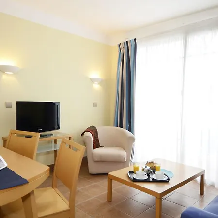 Holiday park Odalys Les Greens Du Bassin 3*